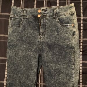 No Boundaries High Rise Acid Wash Jeans